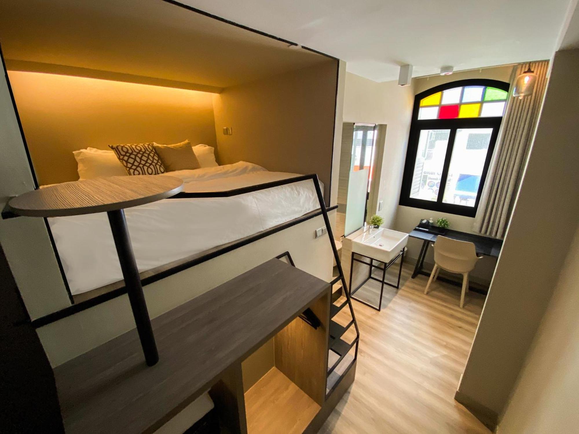 St Signature Jalan Besar, Short Overnight, 13 Hours, 6pm-7am 3* Singapore